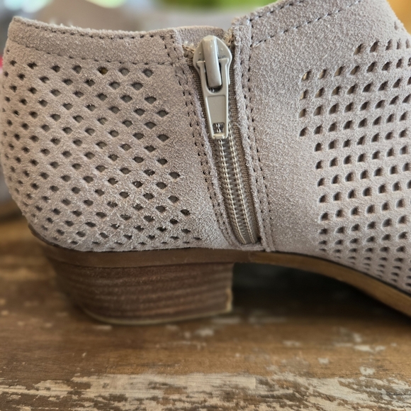 Lucky Brand Shoes - Picture 5 of 7